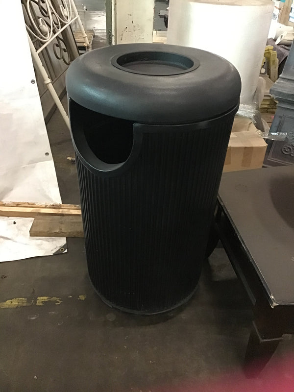 Black trash can (ideal for outside or in the office)