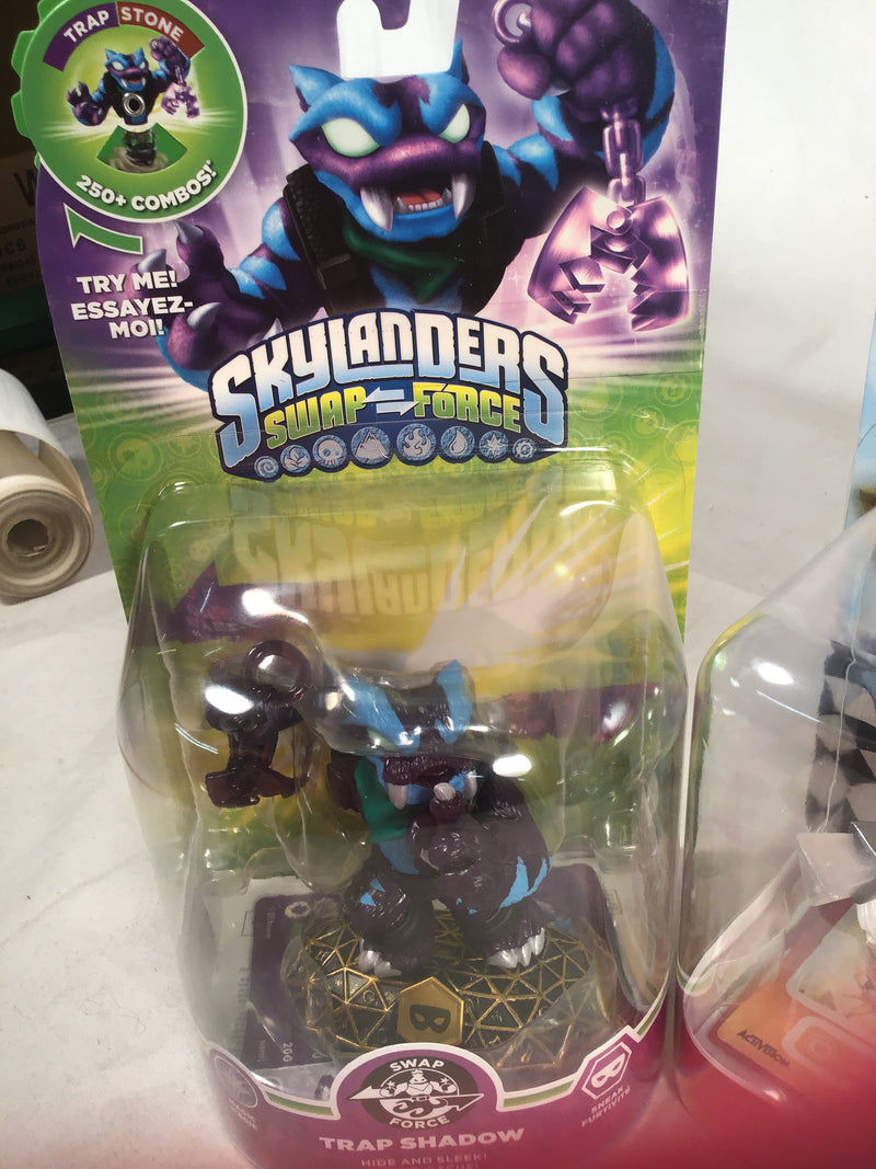 Skylanders game pieces (5)