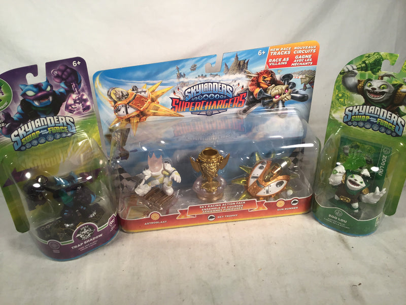 Skylanders game pieces (5)