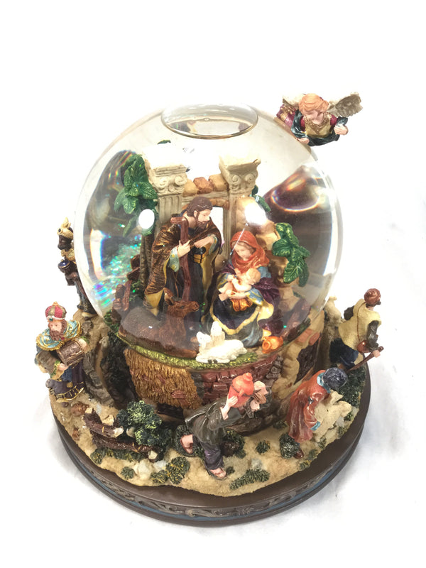 Kirkland Signiture Musical Waterglobe With Revolving Base Item #109619