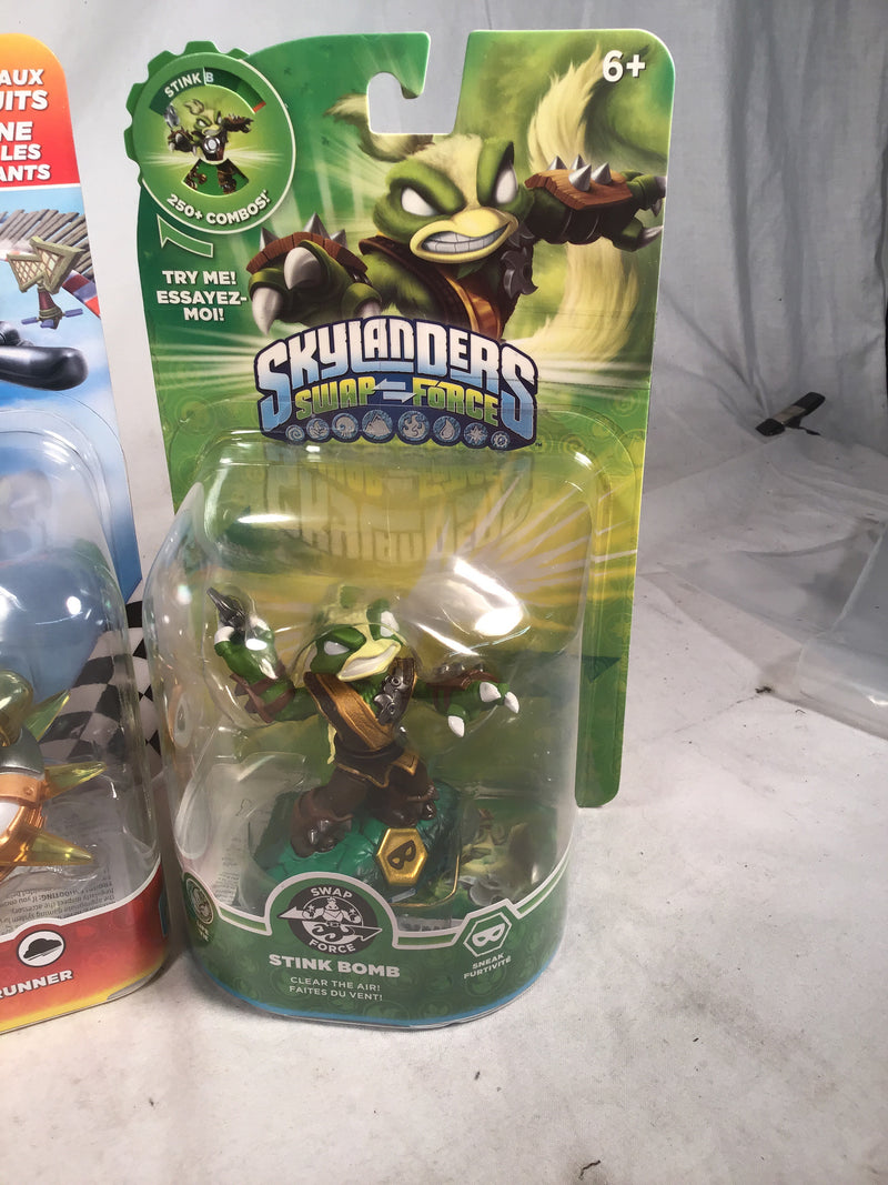 Skylanders game pieces (5)