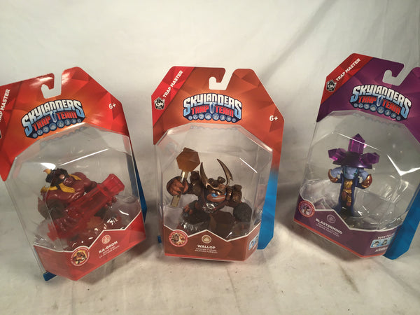 Skylanders game pieces (3)