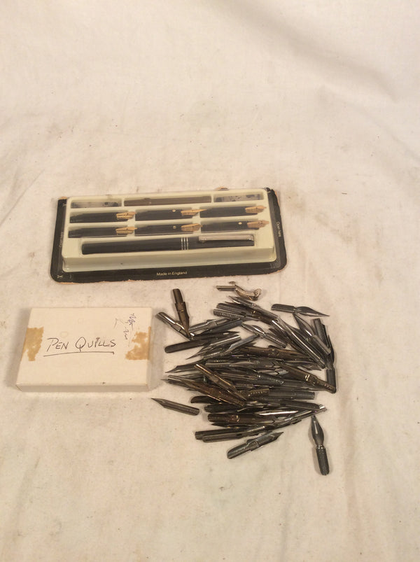 Quill pen set w/extra quills