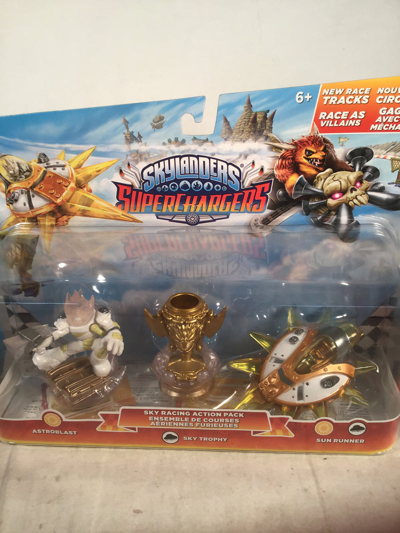 Skylanders game pieces (5)