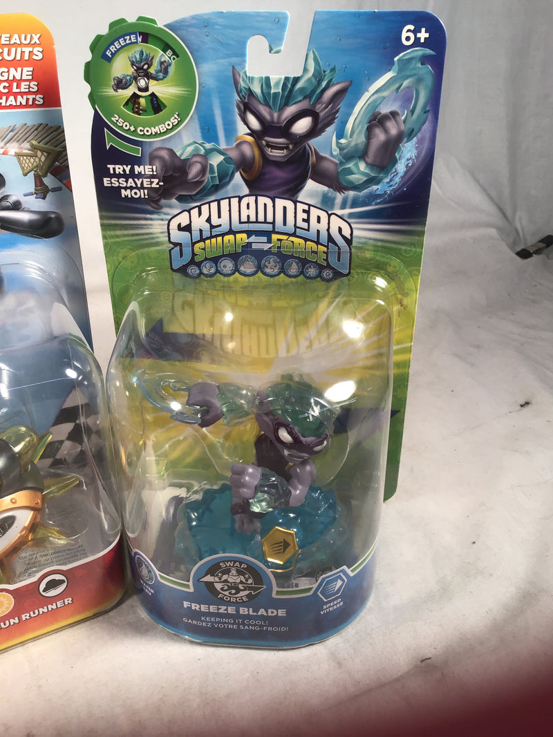 Skylanders game pieces (5)